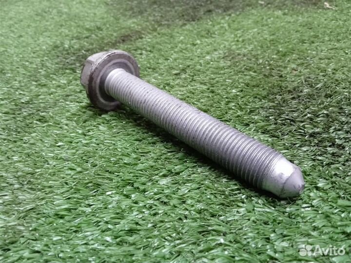 Болт Audi A4 (B8) 2007-2015