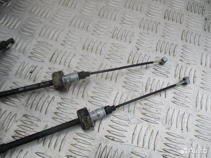 Трос стояночного тормоза правыйиHyundai IX35