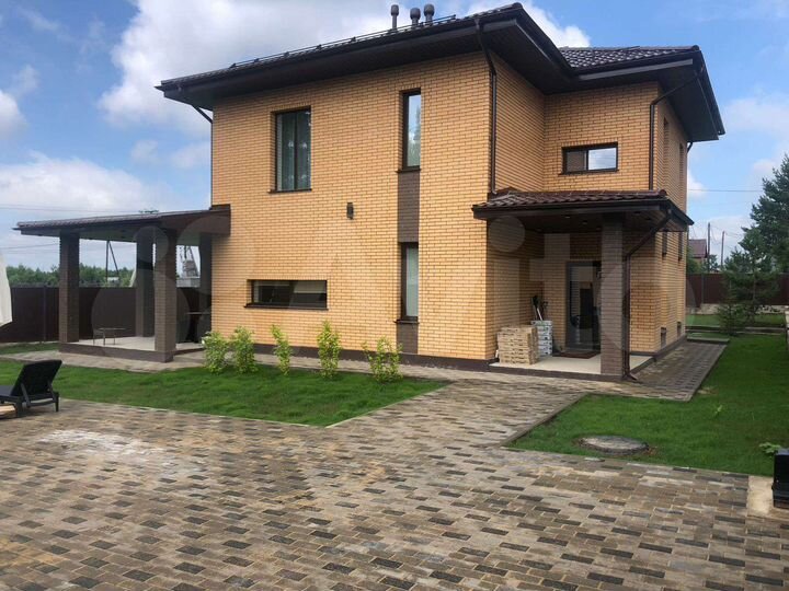 Дом 180 м² на участке 7,2 сот.