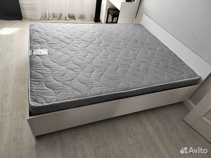 Кровать двухспальная новая