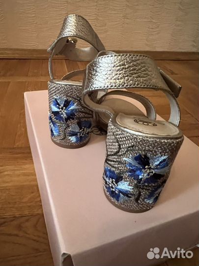 Босоножки Эконика