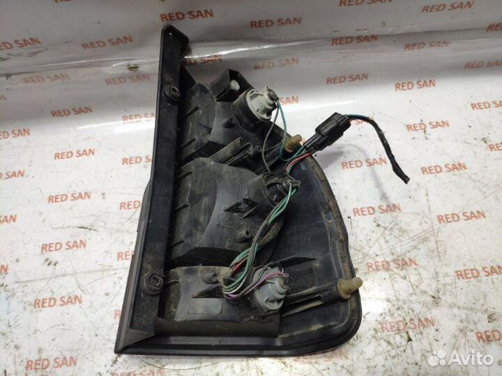 Стоп-сигнал левый Mitsubishi Pajero Sport K94W