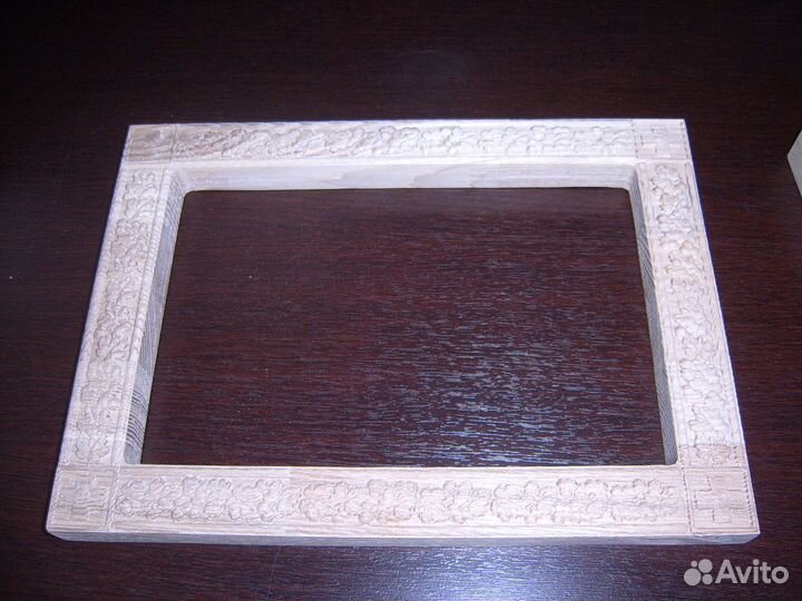 Рама для зеркала из ясеня резная