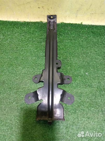 Кронштейн радиатора mersedes benz ML-Class (w166)