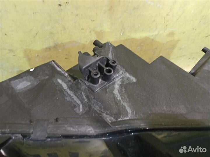 Фара правая Volkswagen Tiguan Mk2 2016