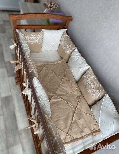 Бортики в кроватку новые комплект