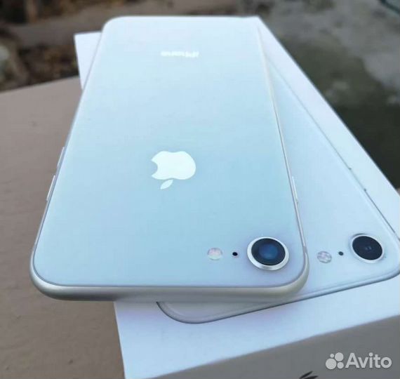 iPhone 8, 64 ГБ
