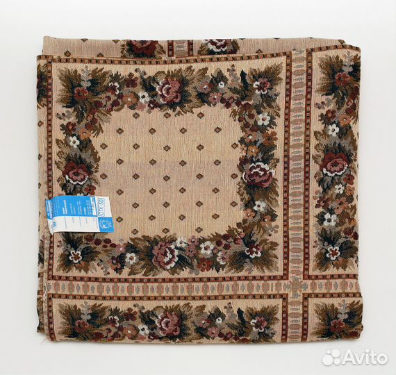 Скатерть и салфетки из гобелена