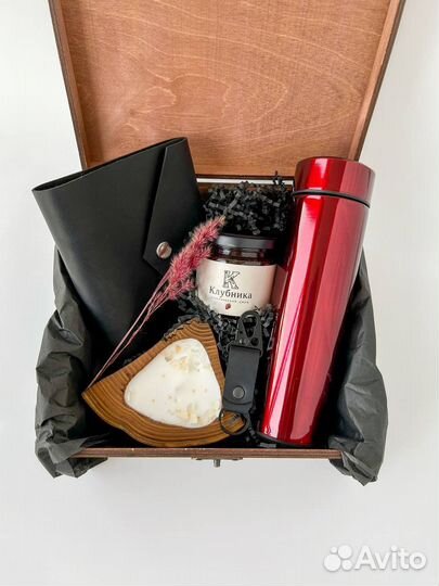 Подарки в коробках Momento Present