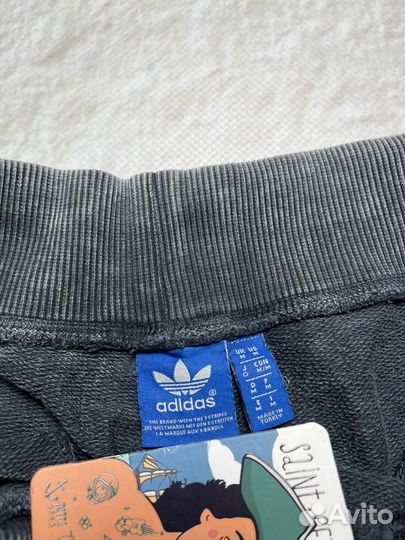 Шорты Adidas Originals (carhartt vintage casuals)