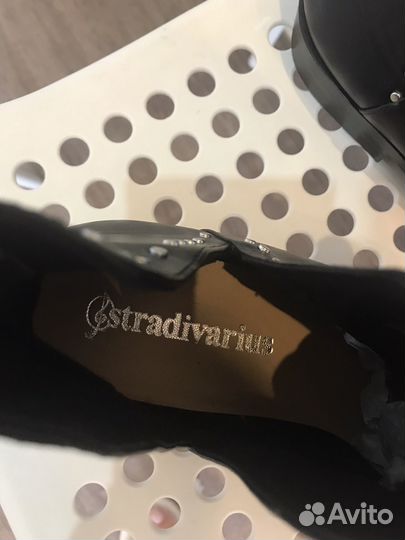 Ботинки женские Stradivarius 38 размер