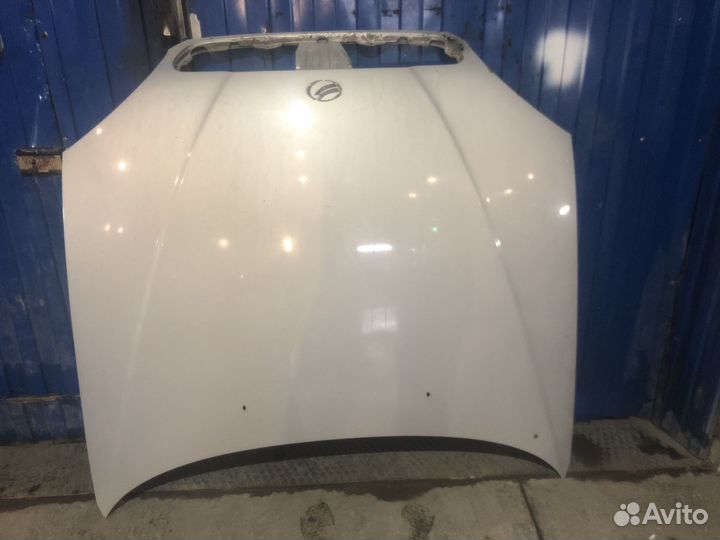 Капот на chevrolet lanos