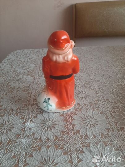 Статуэтка фарфор