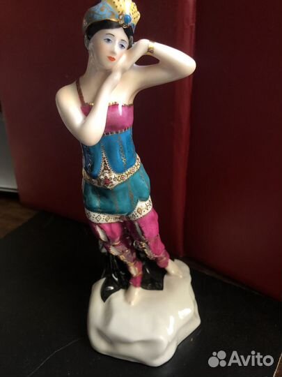 Фарфоровые статуэтки лфз