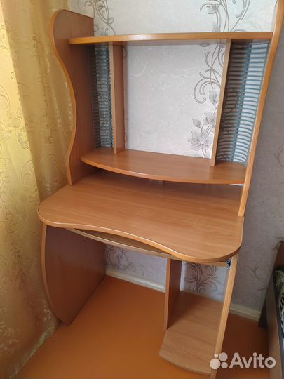 Компьютерный стол