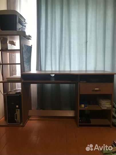 Письменный стол