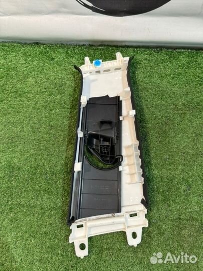 Обшивка стойки кузова левая Toyota Crown Hybrid