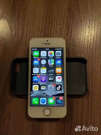 Телефон iPhone SE