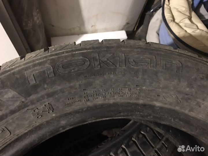 Nokian Tyres WR 215/60 R17