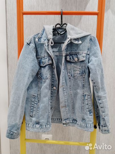 Джинсовая куртка
