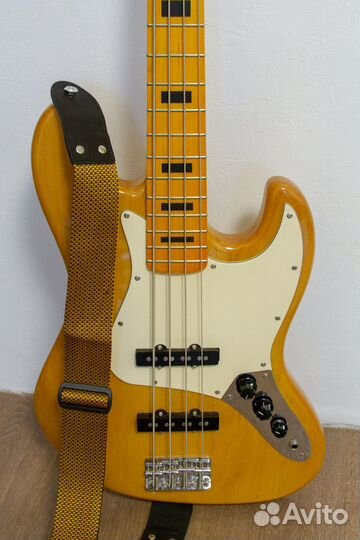 Бас гитара Fender jazz bass