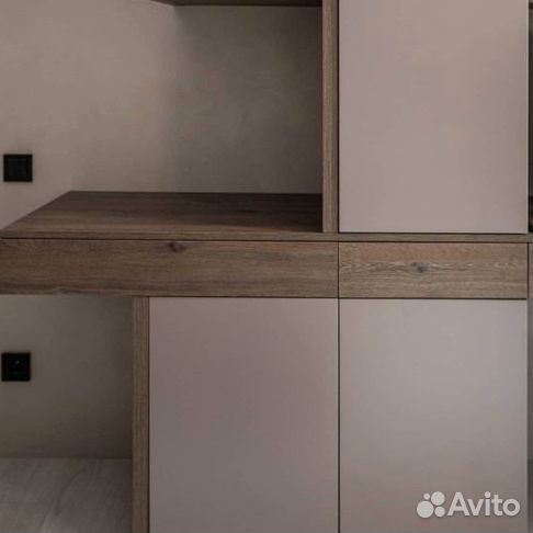 Рабочая зона со шкафом