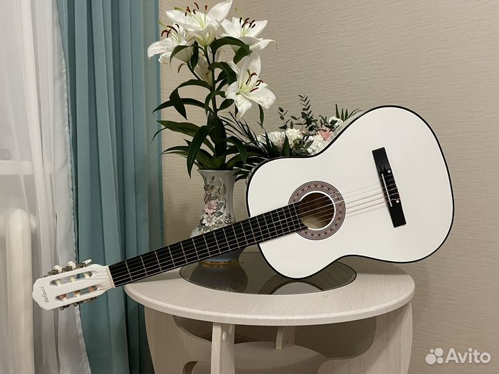 Акустическая гитара belucci