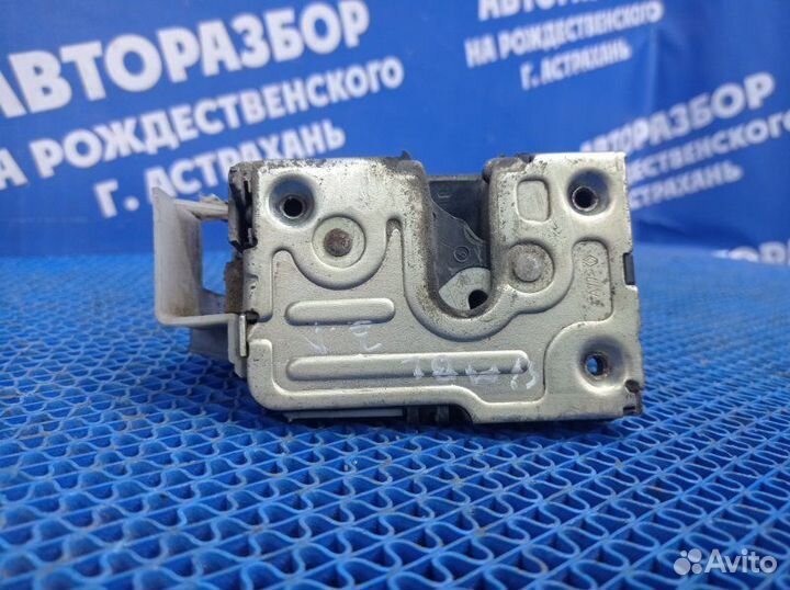 Задний левый замок двери Renault Symbol седан 2008