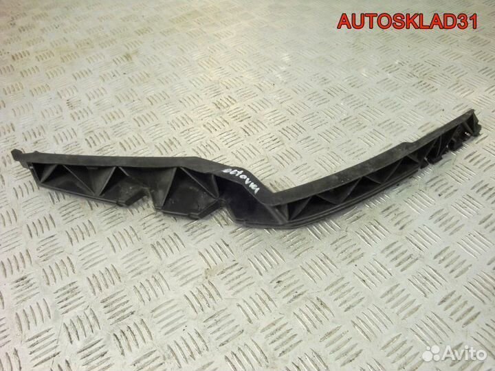 Направляющая переднего бампера Skoda Octavia A5