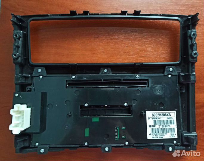 Штатная магнитола Mitsubishi pajero 4