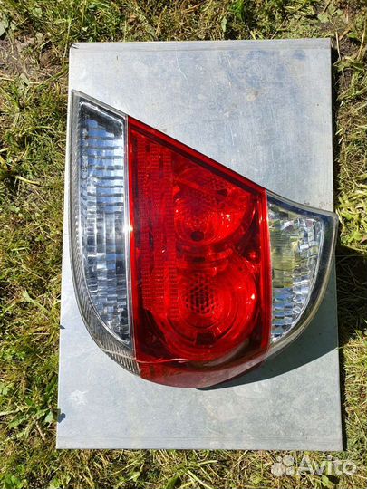Задняя правая фара Camry 30
