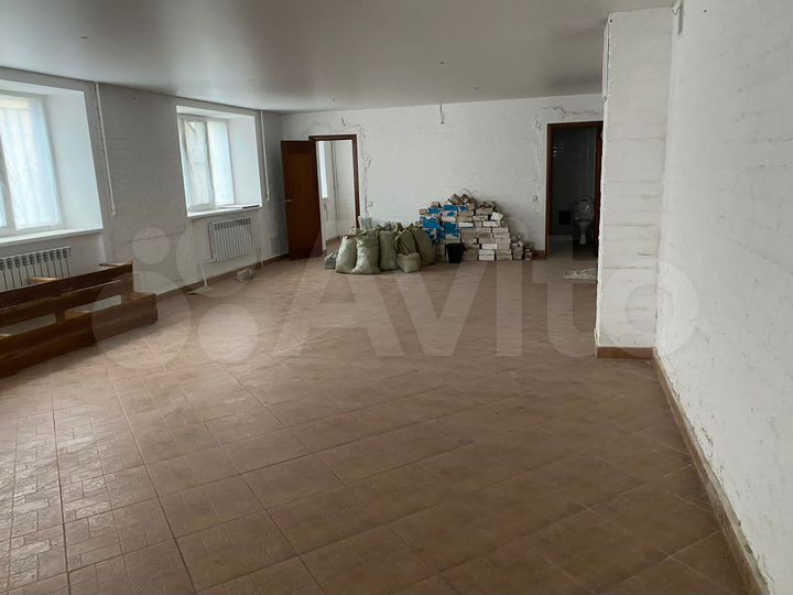 4-к. квартира, 73 м², 1/9 эт.