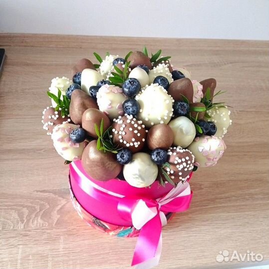 Букет из Клубники в шоколаде в коробке