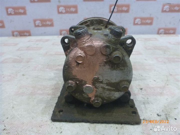 Компрессор кондиционера Audi 80 B3 NG 1990