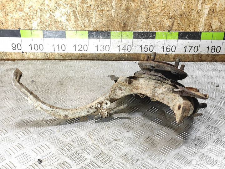 Кулак поворотный передний правый Honda Legend 1991