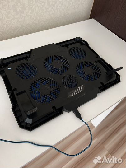 Подставка с охлаждением