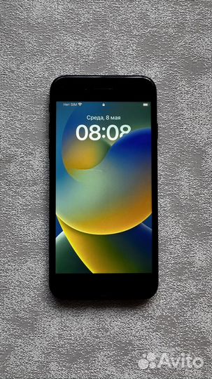 iPhone SE, 128 ГБ