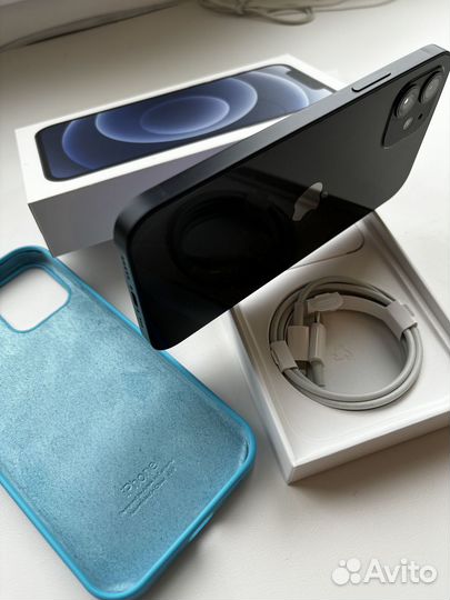 iPhone 12, 64 ГБ
