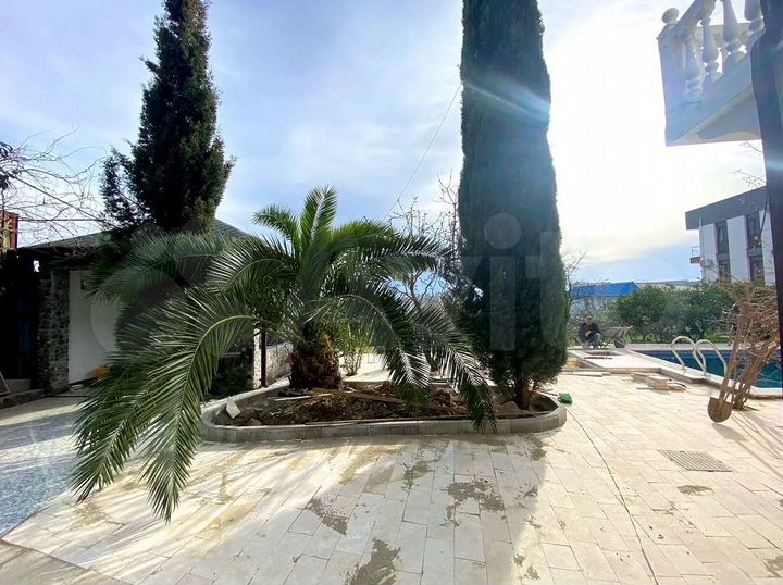 Дом 385 м² на участке 10 сот.