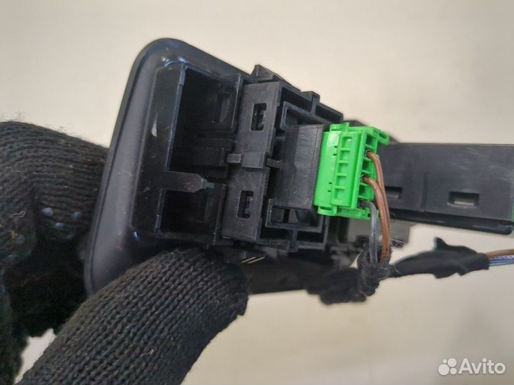 Кнопка багажника Land Rover Range Rover Evoque 201