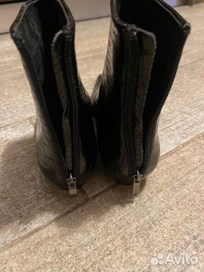 Кожаные ботильоны Love republic