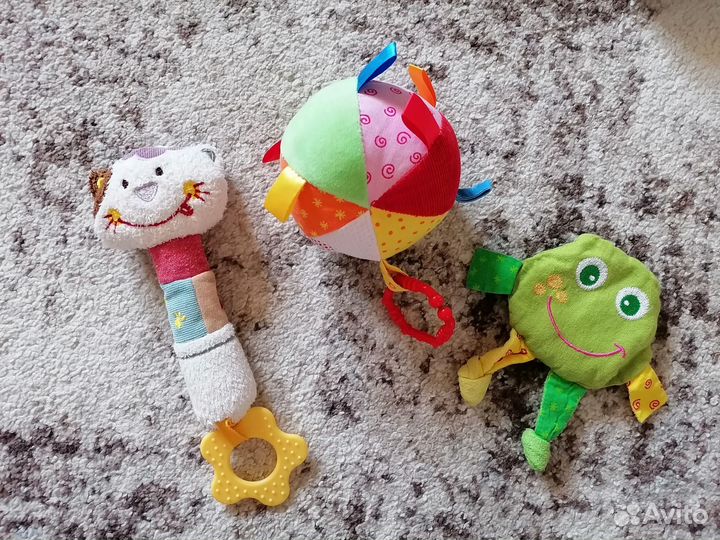Игрушки для малыша до года