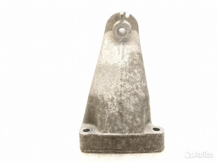 Кронштейн двигателя правый Mercedes-Benz C-Class