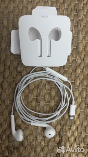 Наушники Apple earpods с разъемом lightning