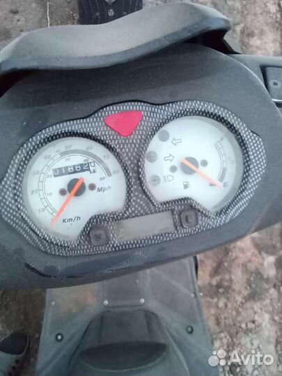 Продам скутер Omaks