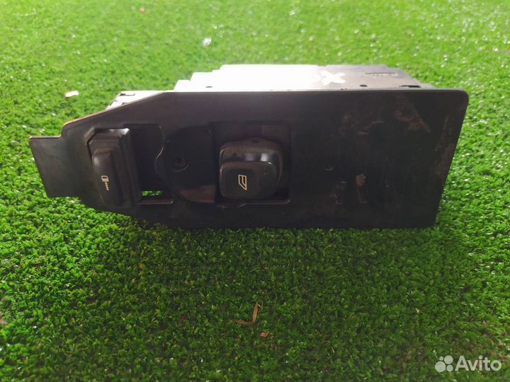 Блок управления стеклоподъемниками передний Volvo