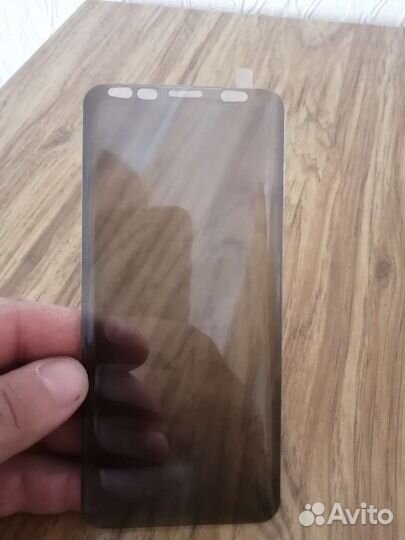 Защитное стекло на Samsung galaxy S9