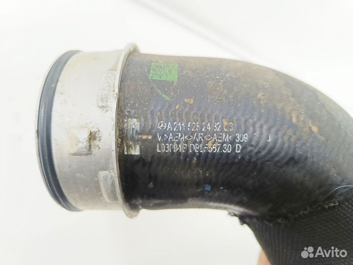 Патрубок интеркуллера W211,219 OM642 левый