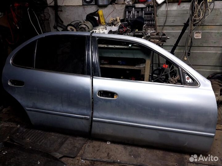 Двери Toyota Sprinter AE100