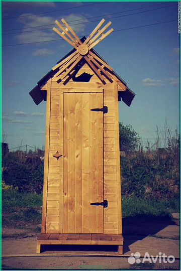 Уличный туалет с декором FSN